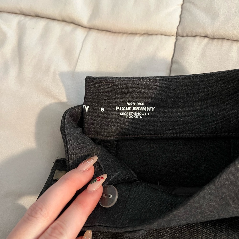 Old navy pixie pants bundle - Picture 3 of 6